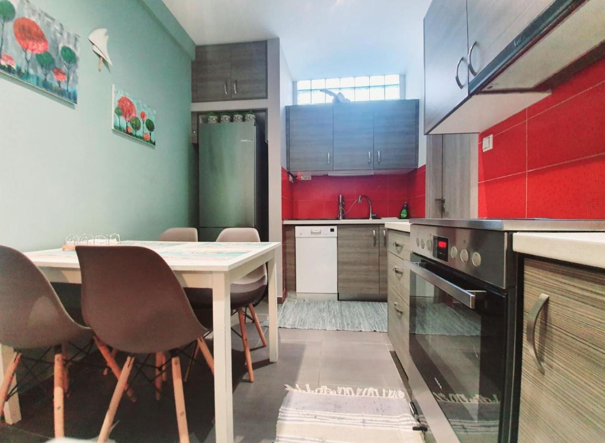 Ilias' Cosy And Relaxing Apartment Athena Bagian luar foto