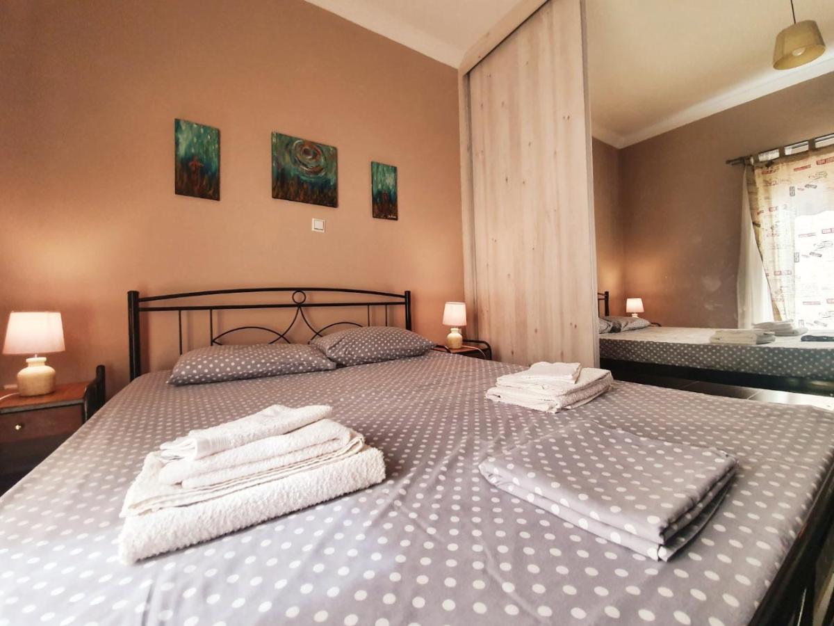 Ilias' Cosy And Relaxing Apartment Athena Bagian luar foto
